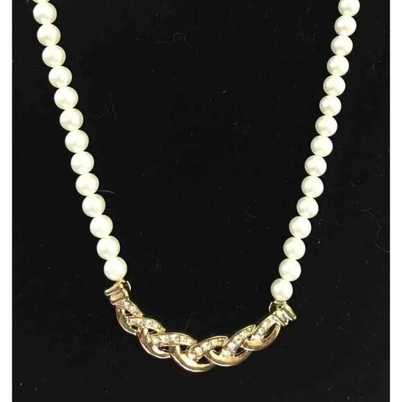 Crown Trafari Faux Pearl Necklace With Elegant Gold Tone Rhinestone Center VTG - Picture 1 of 5
